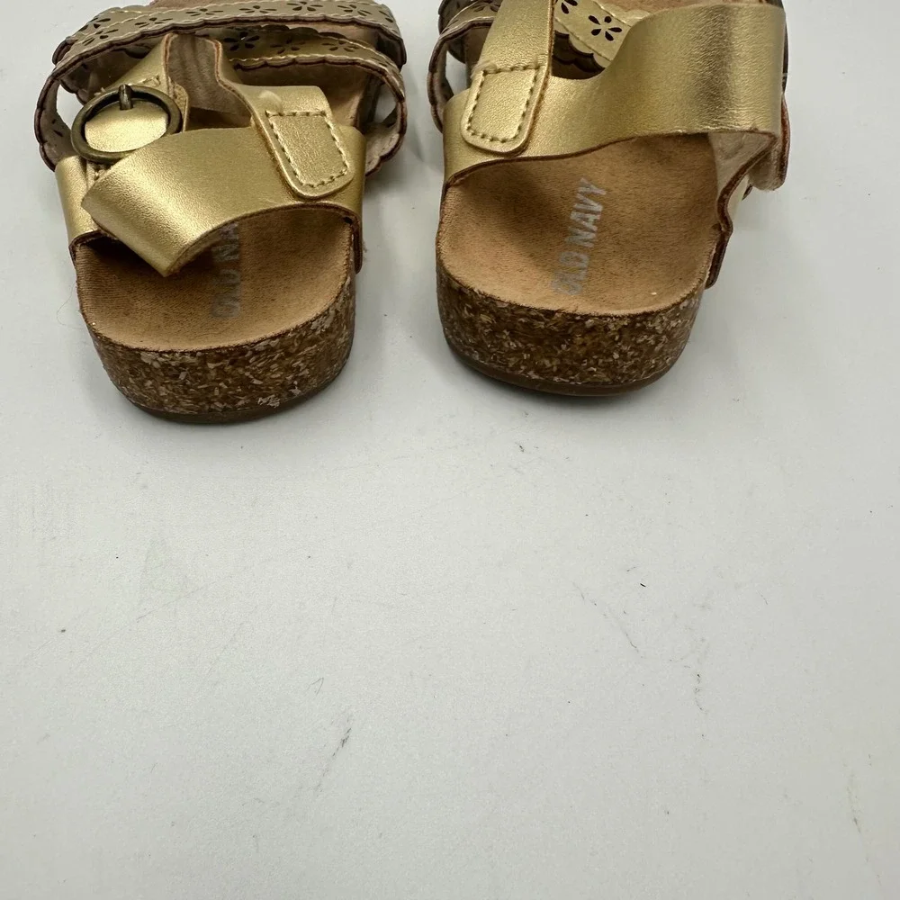 Old Navy Sandals Infant 12-18M Gold Floral Scalloped Cut Metallic Summer Boho